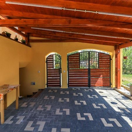 Nikas Apartment Сибиу Экстерьер фото